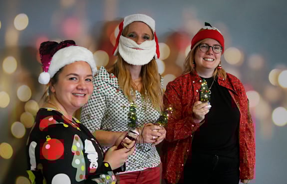 Zuschnitt Nikolaus-Iris+Team-300dpi-RGB